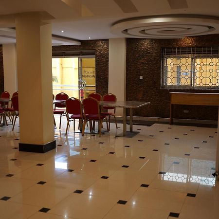 Royal Park Hotel Джінджа Екстер'єр фото
