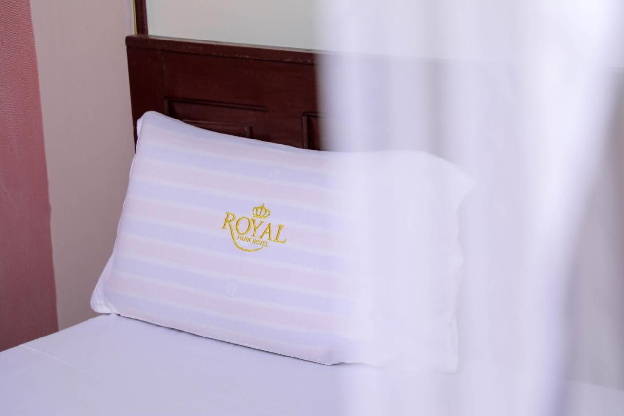 Royal Park Hotel Джінджа Екстер'єр фото